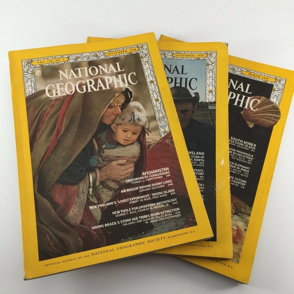 Set of 3 Vintage 1968-69 National Geographic Mags - Picture 1 of 9